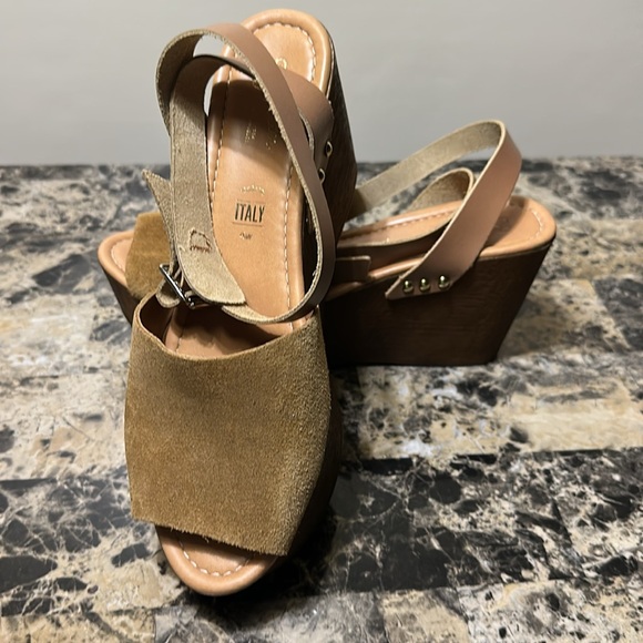Seychelles Tan Wedges - Picture 3 of 7